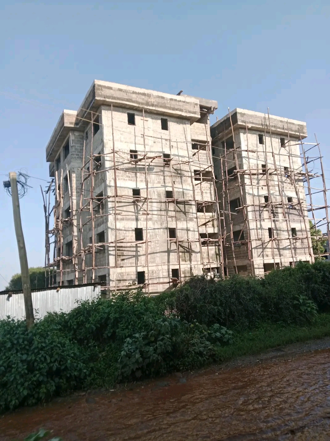 Industrial building and warehouse